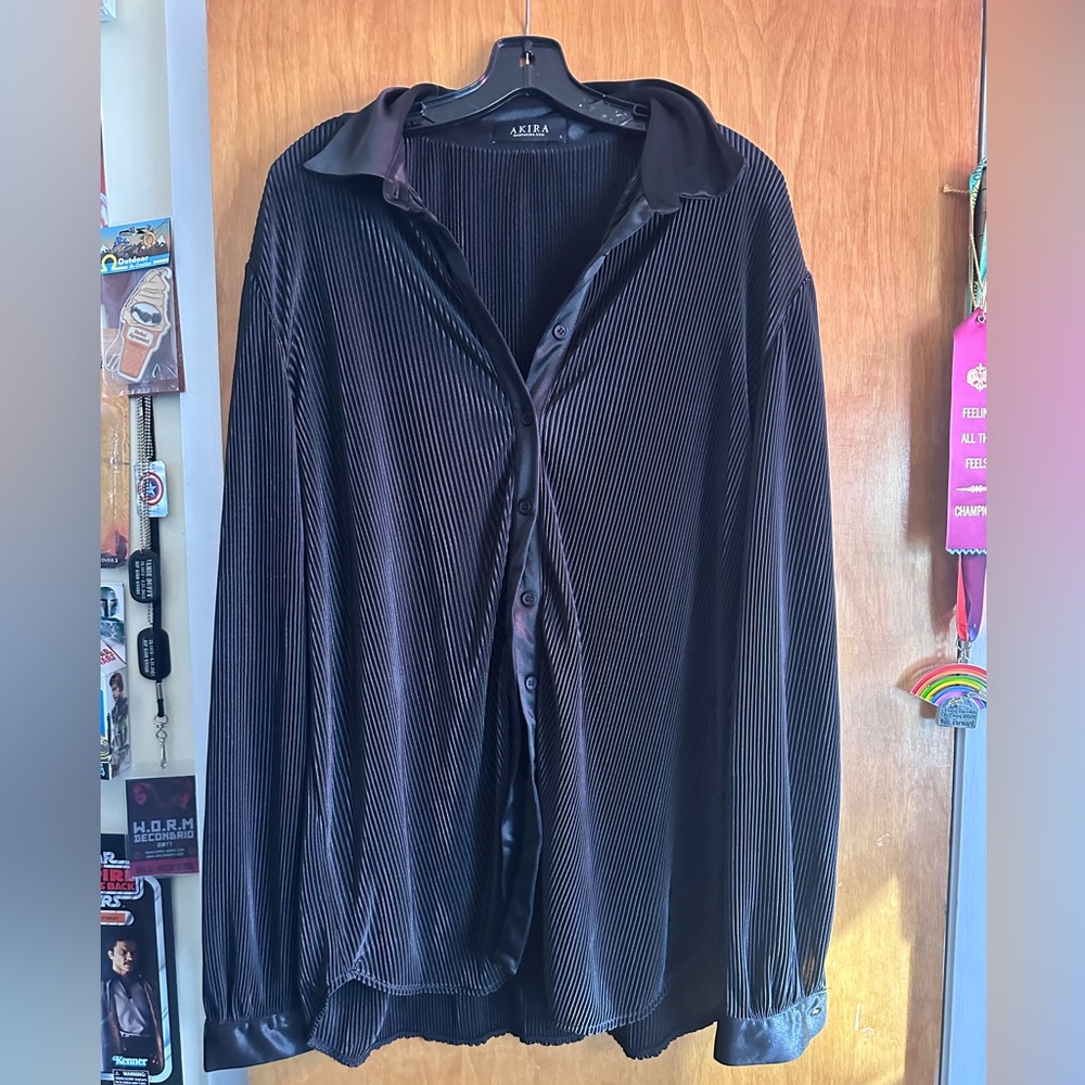 AKIRA LARGE ribbed button down shirt